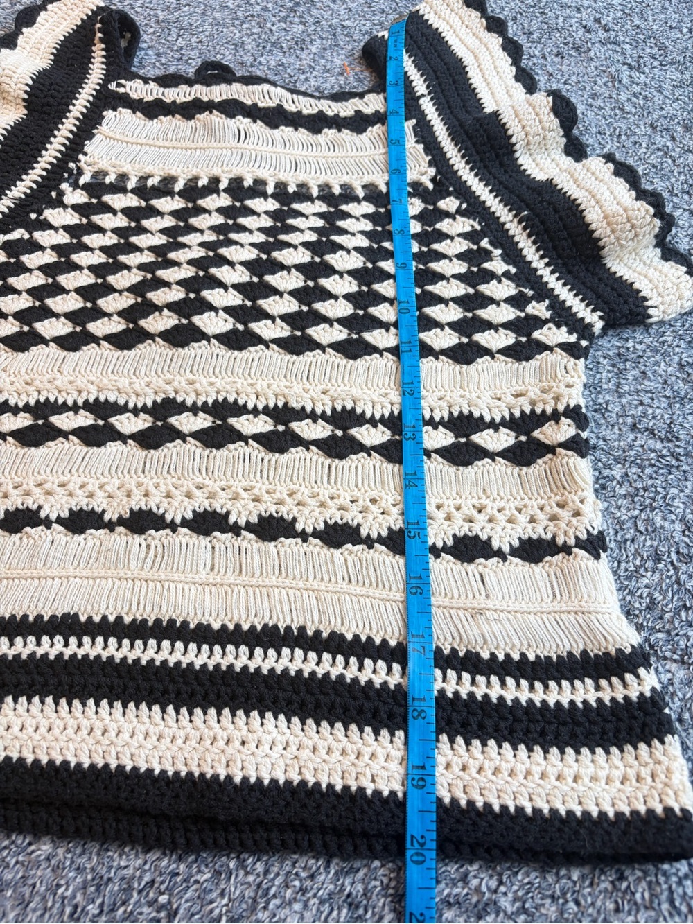 Forever 21 Black and Cream Crochet Tank Top Sise S - Picture 8 of 10